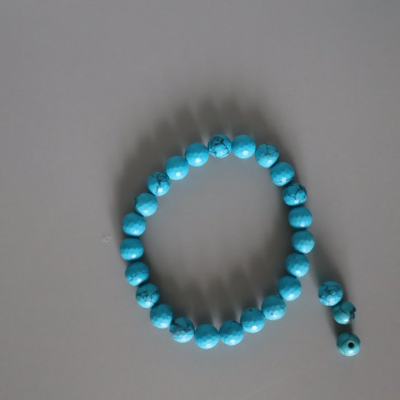 Howlite Turquoise Stretch Bracelet - Picture 7 of 9